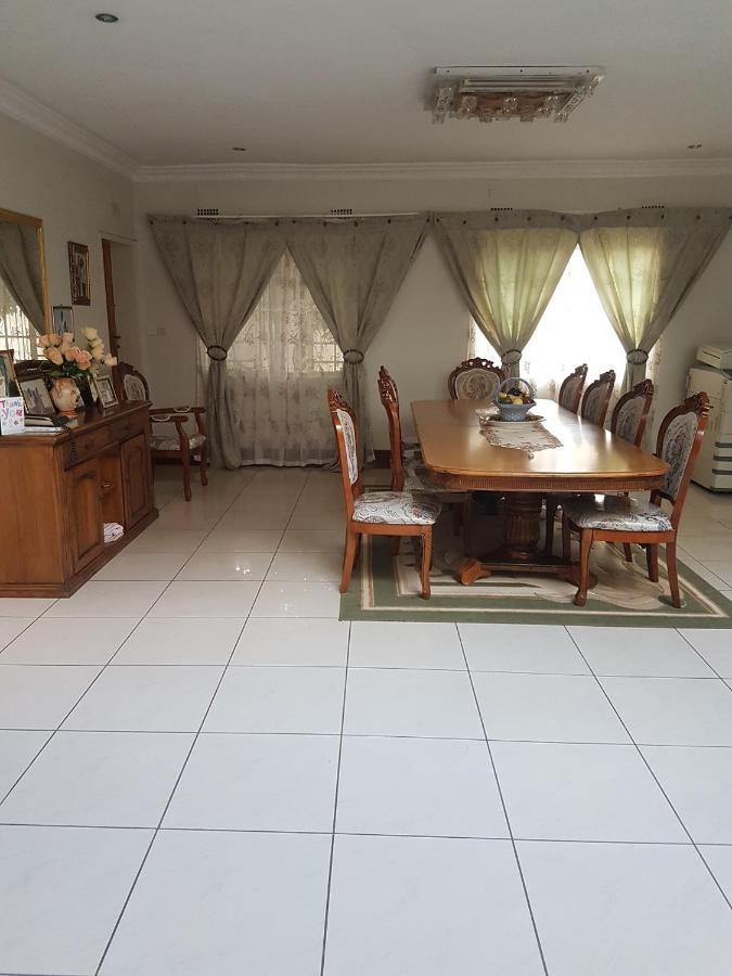 Carlcyn Homestay Gaborone Esterno foto