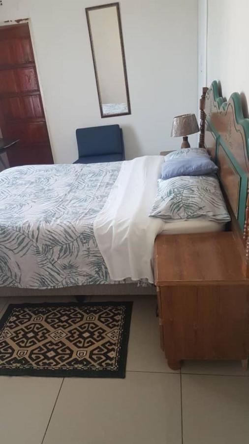 Carlcyn Homestay Gaborone Esterno foto