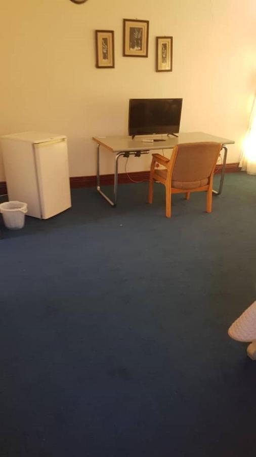 Carlcyn Homestay Gaborone Esterno foto