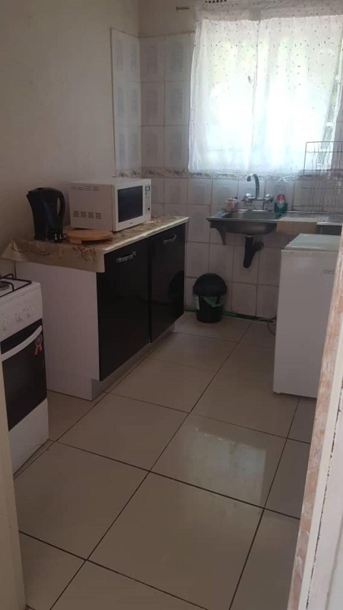 Carlcyn Homestay Gaborone Esterno foto